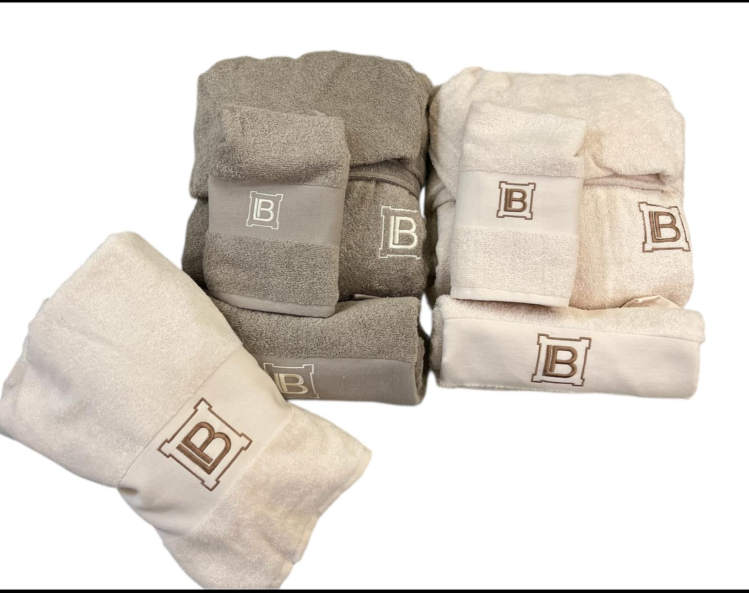Completo Bagno 7 pezzi 2 accappatoio e 2 asciugamani più Telo Laura Biagiotti collezione HOME